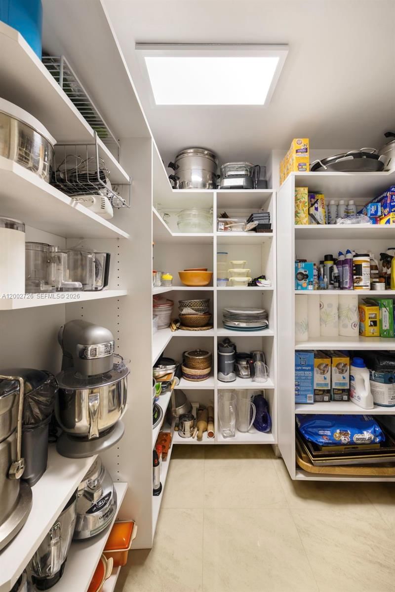 Real estate property located at 2 Grove Isle Dr B1109, Miami-dade, Grove Isle Condo, Coconut Grove, FL