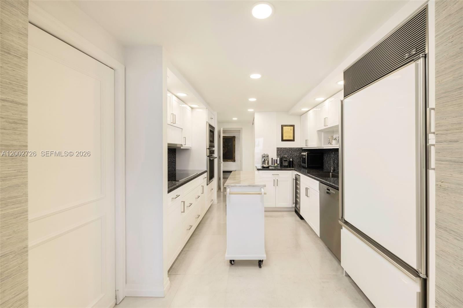 Real estate property located at 2 Grove Isle Dr B1109, Miami-dade, Grove Isle Condo, Coconut Grove, FL