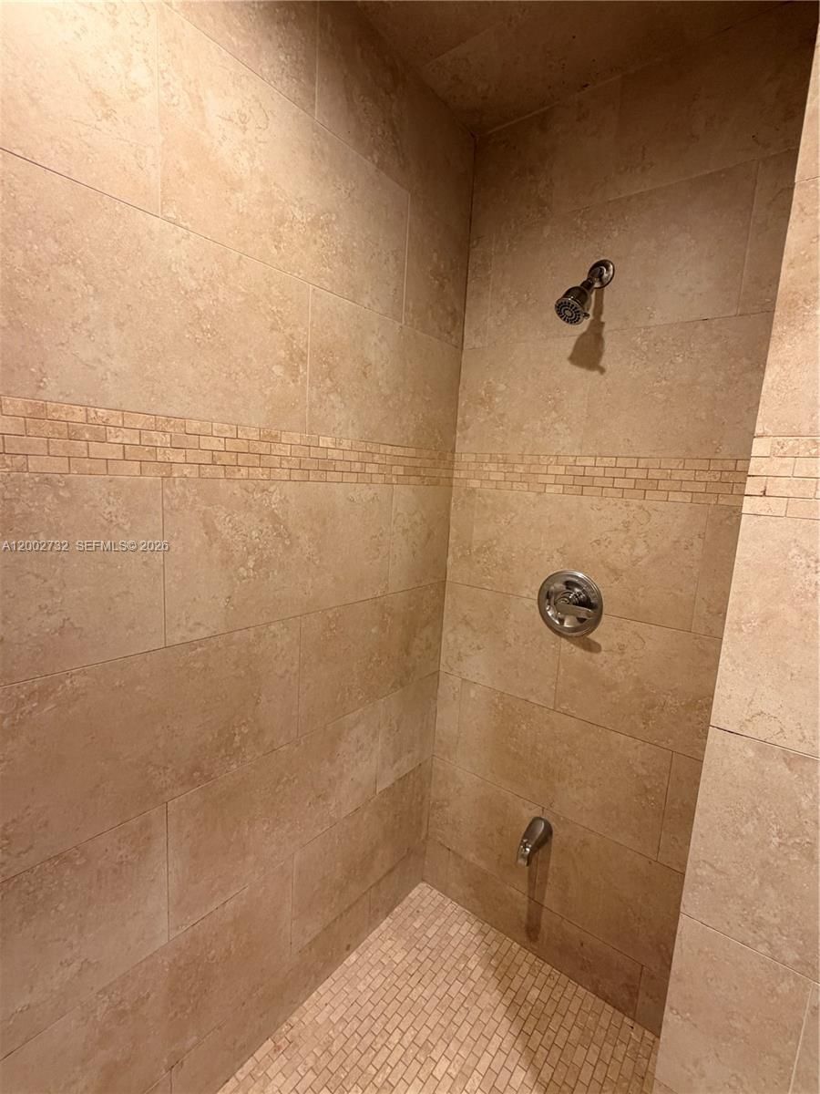 Real estate property located at 3011 74th Ave, Broward, Driftwood Estates No 2, Hollywood, FL