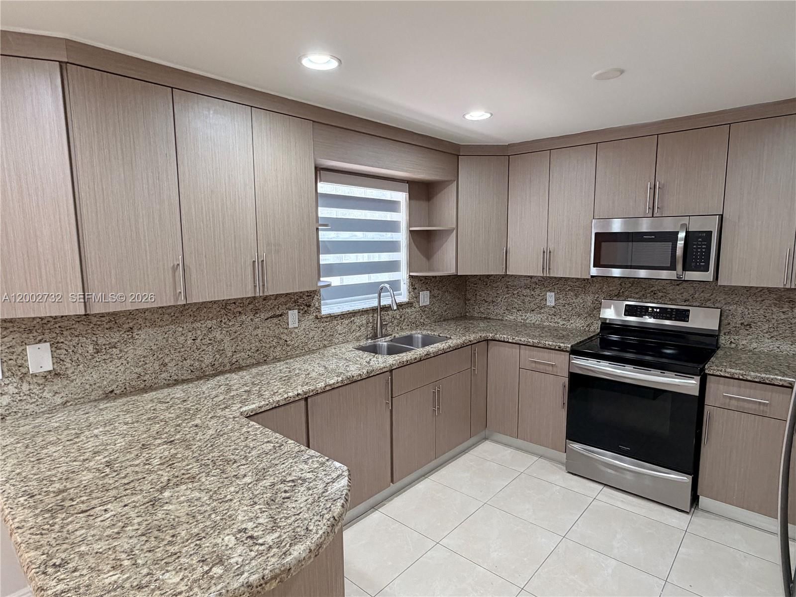 Real estate property located at 3011 74th Ave, Broward, Driftwood Estates No 2, Hollywood, FL