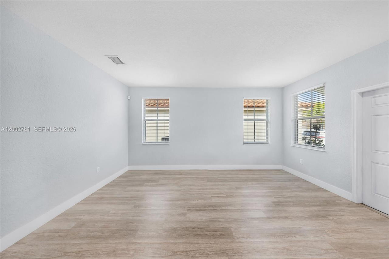 Real estate property located at 7972 198th St, Miami-dade, Spanish Lakes 2nd Addn, Hialeah, FL