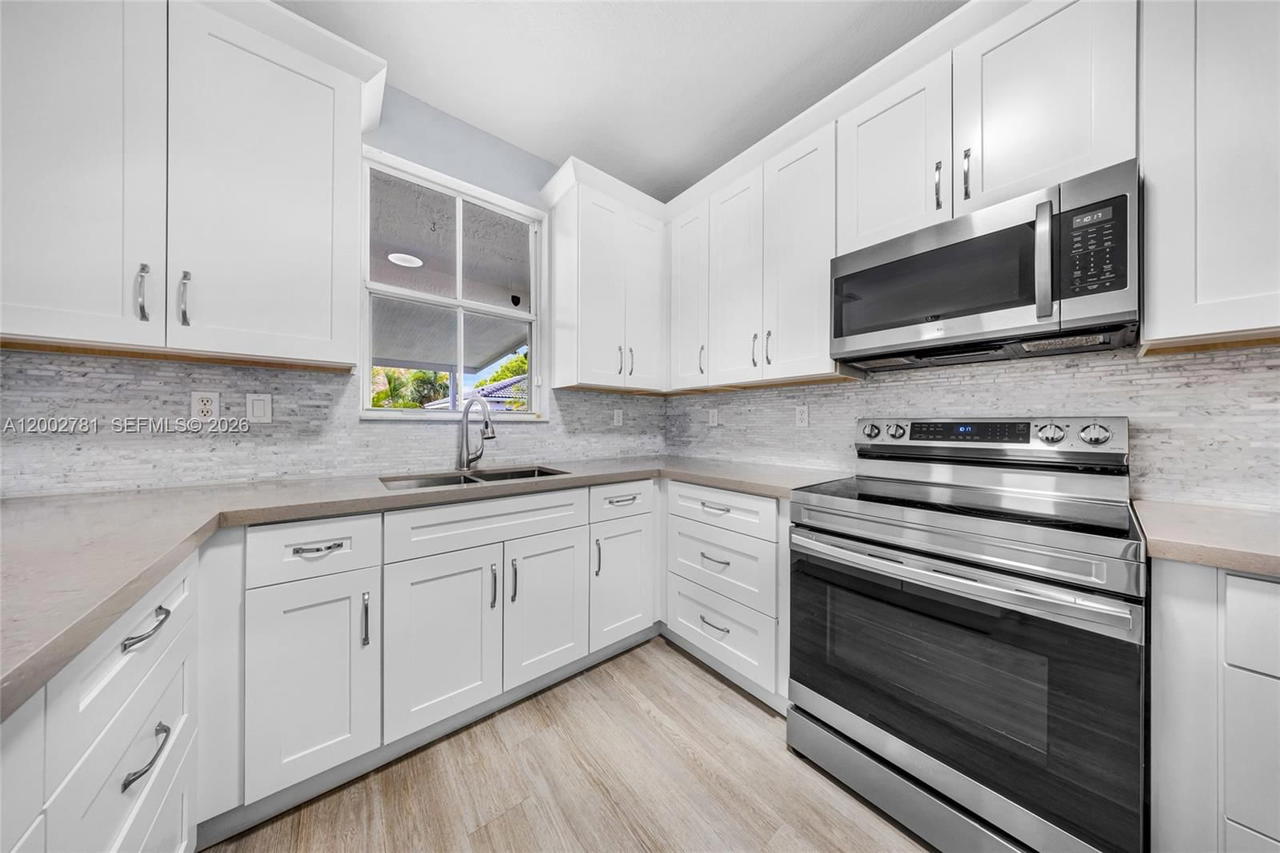 Real estate property located at 7972 198th St, Miami-dade, Spanish Lakes 2nd Addn, Hialeah, FL