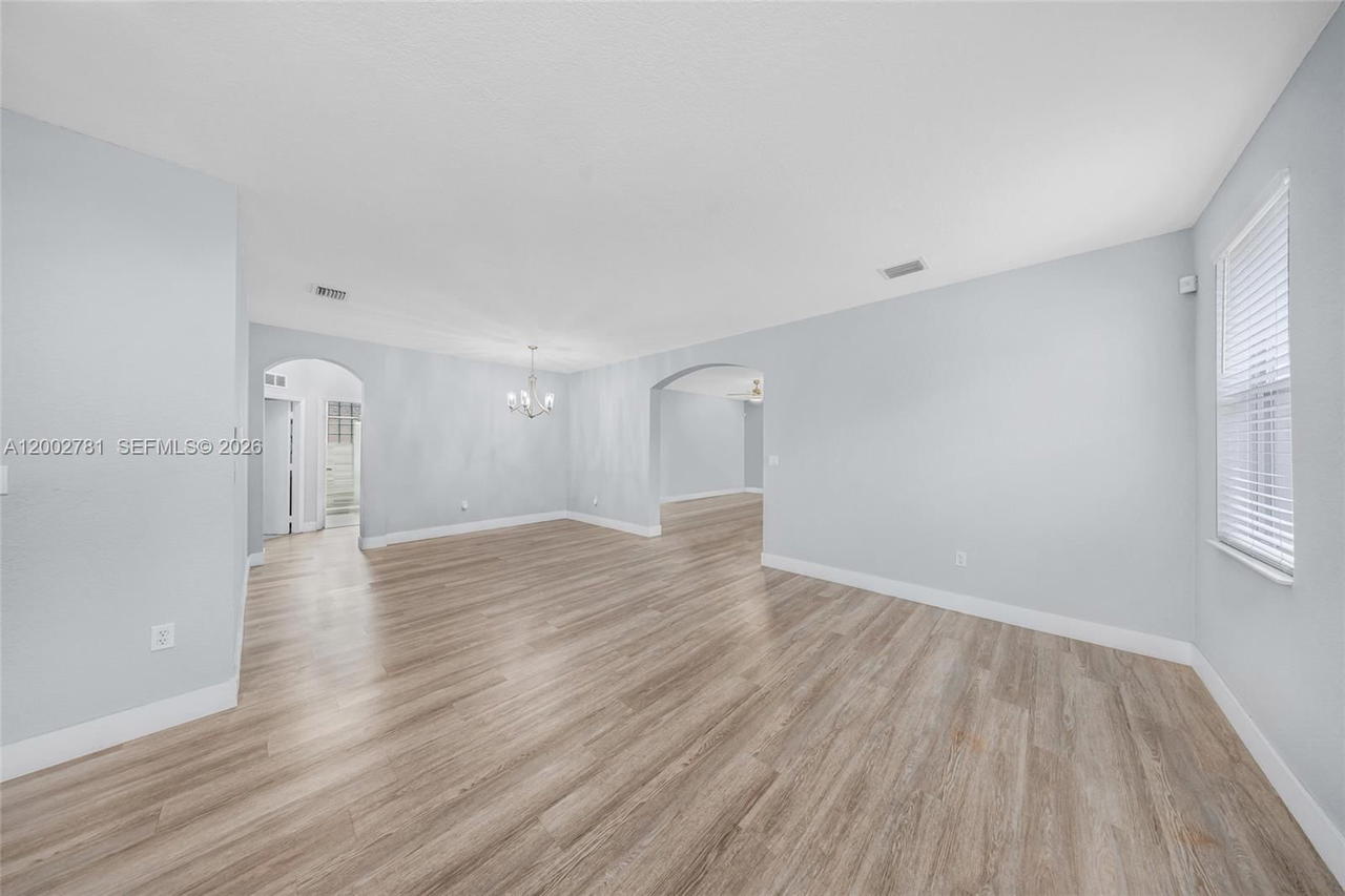 Real estate property located at 7972 198th St, Miami-dade, Spanish Lakes 2nd Addn, Hialeah, FL