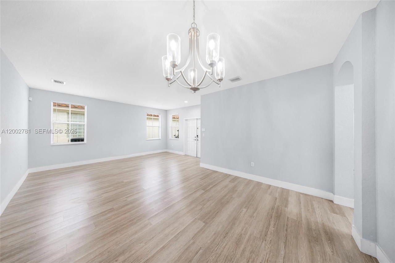 Real estate property located at 7972 198th St, Miami-dade, Spanish Lakes 2nd Addn, Hialeah, FL