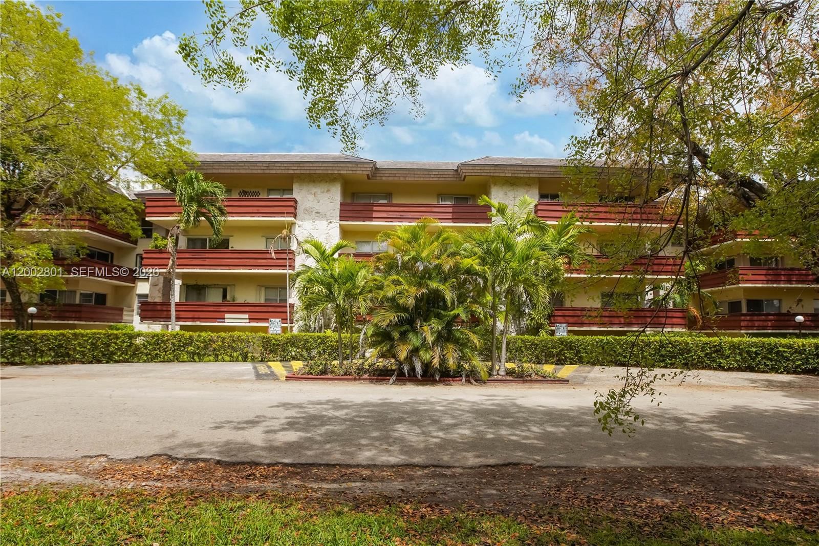 Real estate property located at 1205 Mariposa Ave #102, Miami-dade, Villa Capri Condo, Coral Gables, FL