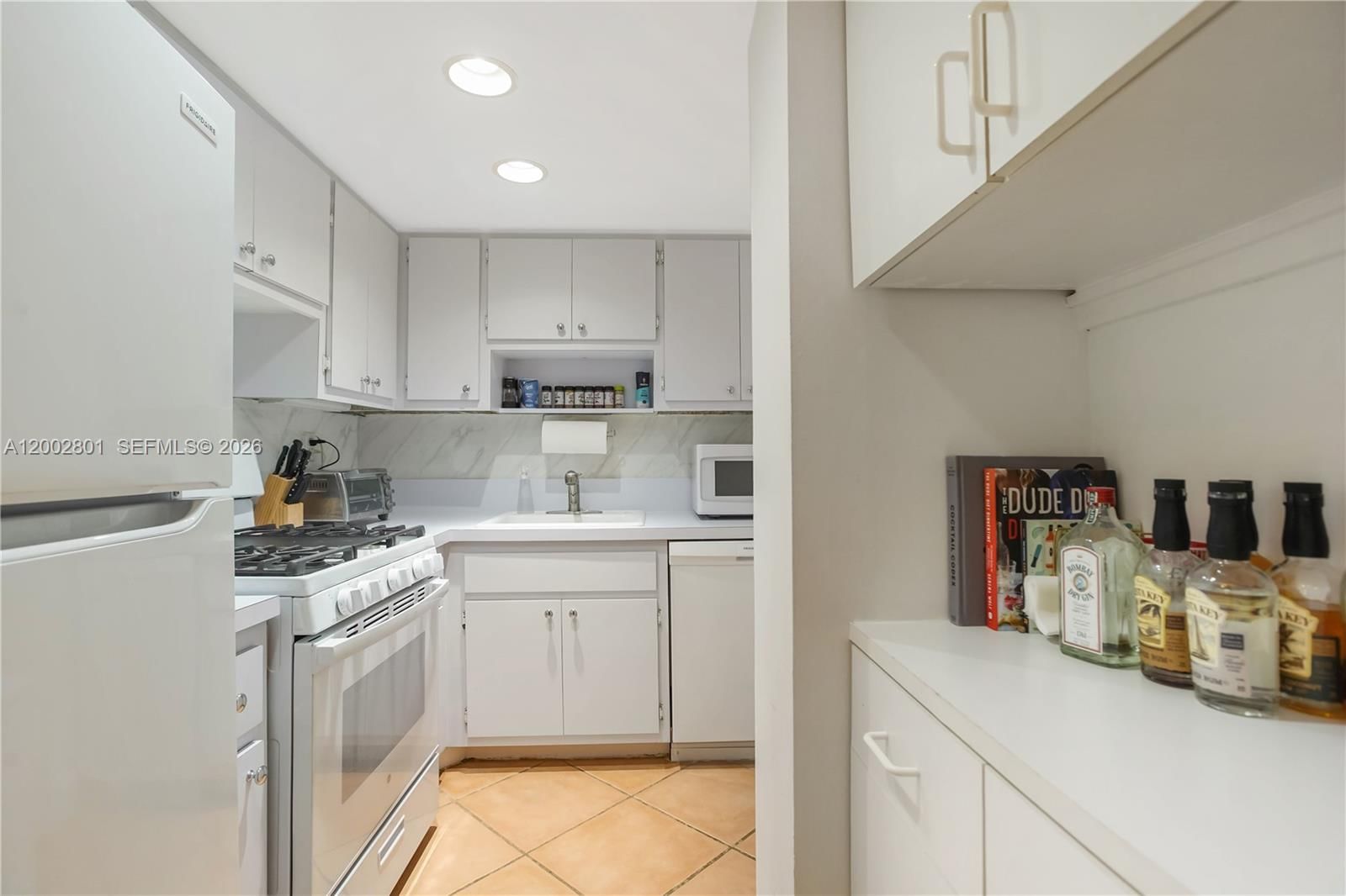 Real estate property located at 1205 Mariposa Ave #102, Miami-dade, Villa Capri Condo, Coral Gables, FL