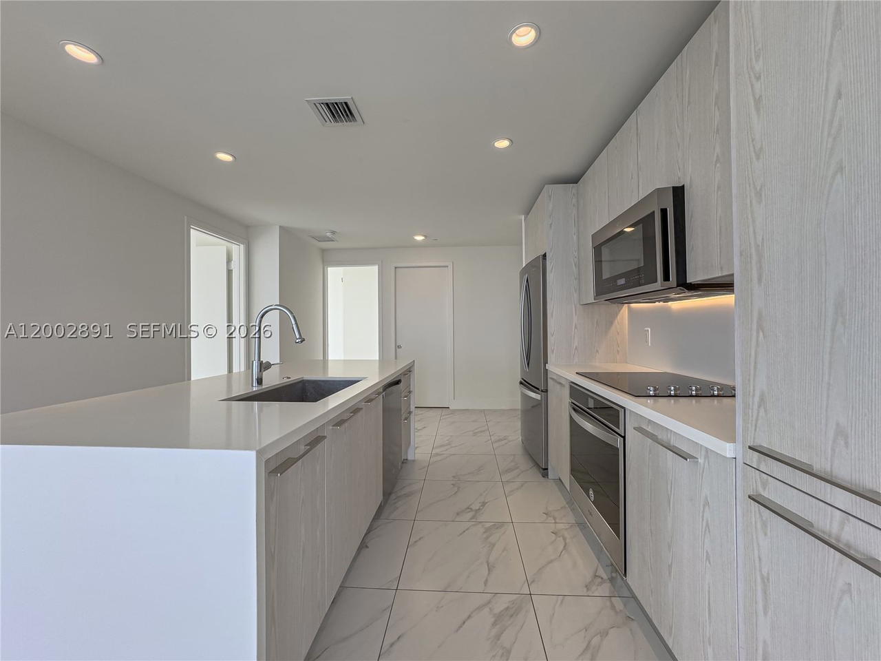 Real estate property located at 2000 Metropica Way #2009, Broward, Metropica North Tower One, Sunrise, FL