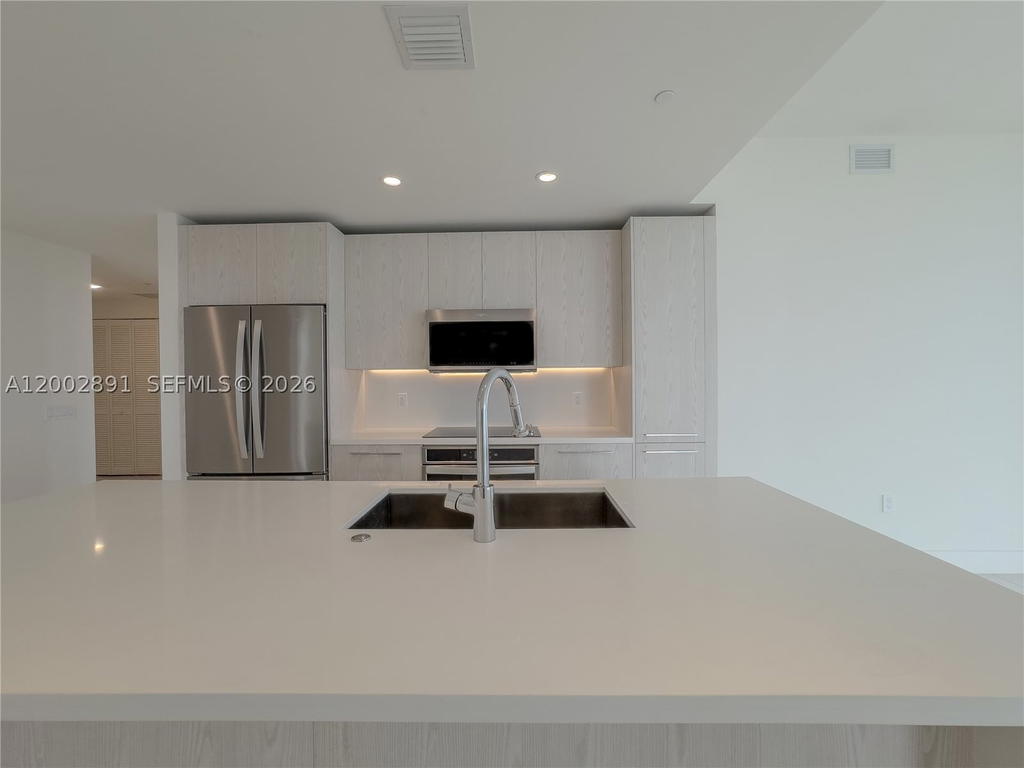 Real estate property located at 2000 Metropica Way #2009, Broward, Metropica North Tower One, Sunrise, FL