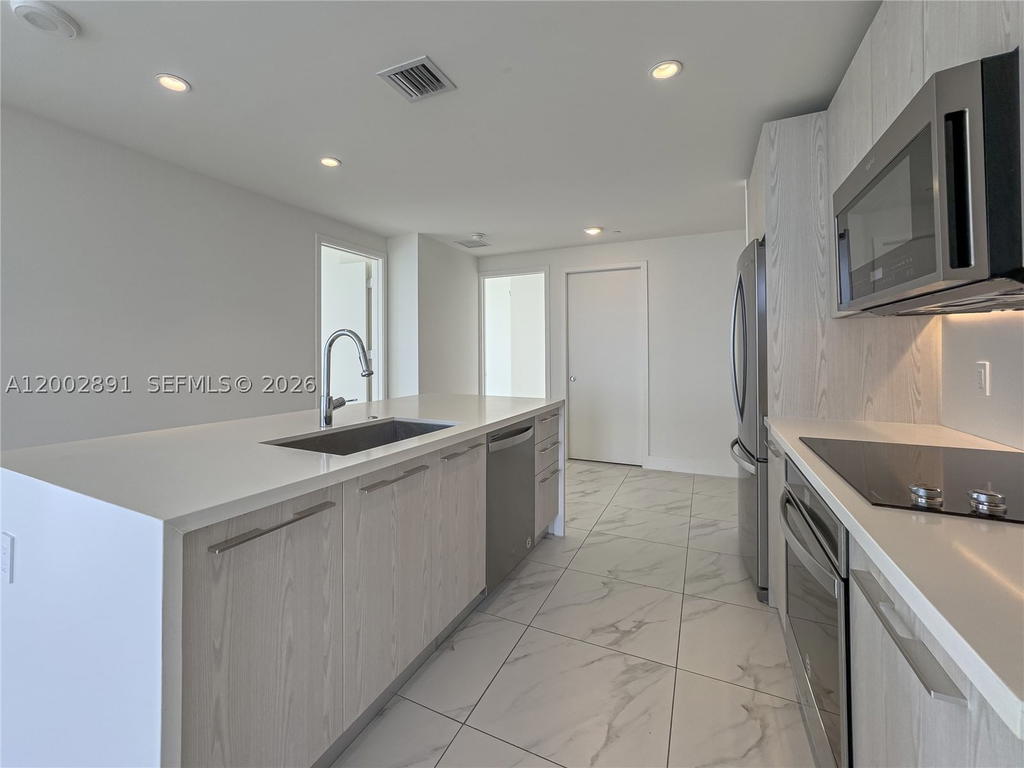 Real estate property located at 2000 Metropica Way #2009, Broward, Metropica North Tower One, Sunrise, FL