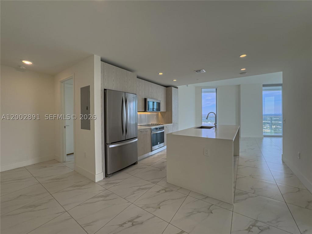 Real estate property located at 2000 Metropica Way #2009, Broward, Metropica North Tower One, Sunrise, FL