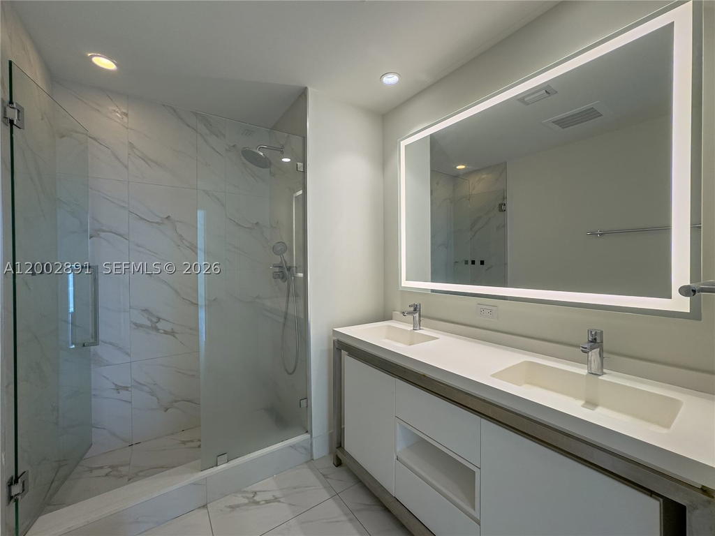Real estate property located at 2000 Metropica Way #2009, Broward, Metropica North Tower One, Sunrise, FL