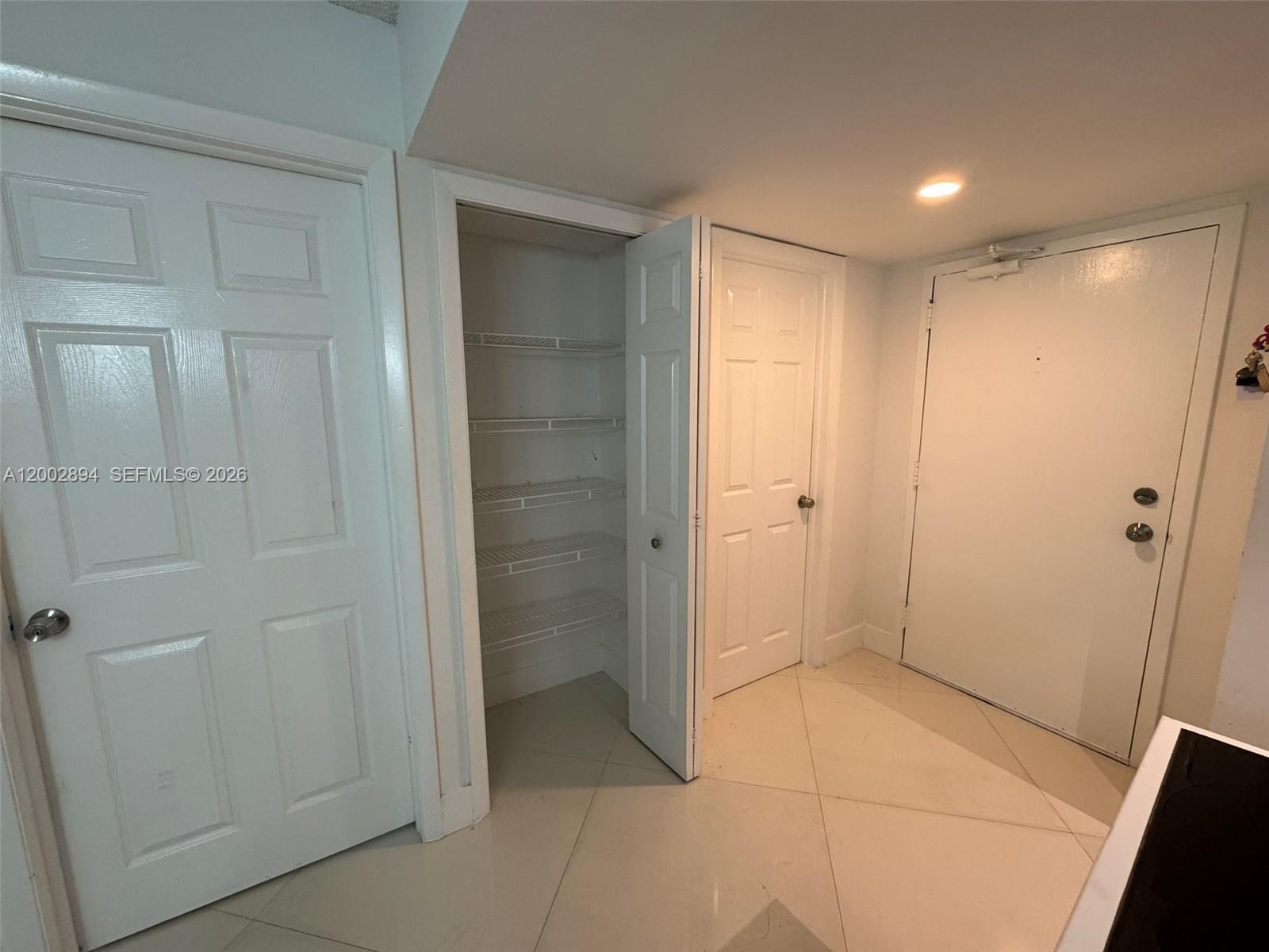 Real estate property located at 240 Lakeview Dr #112, Broward, Building Ten Of Racquet C, Weston, FL