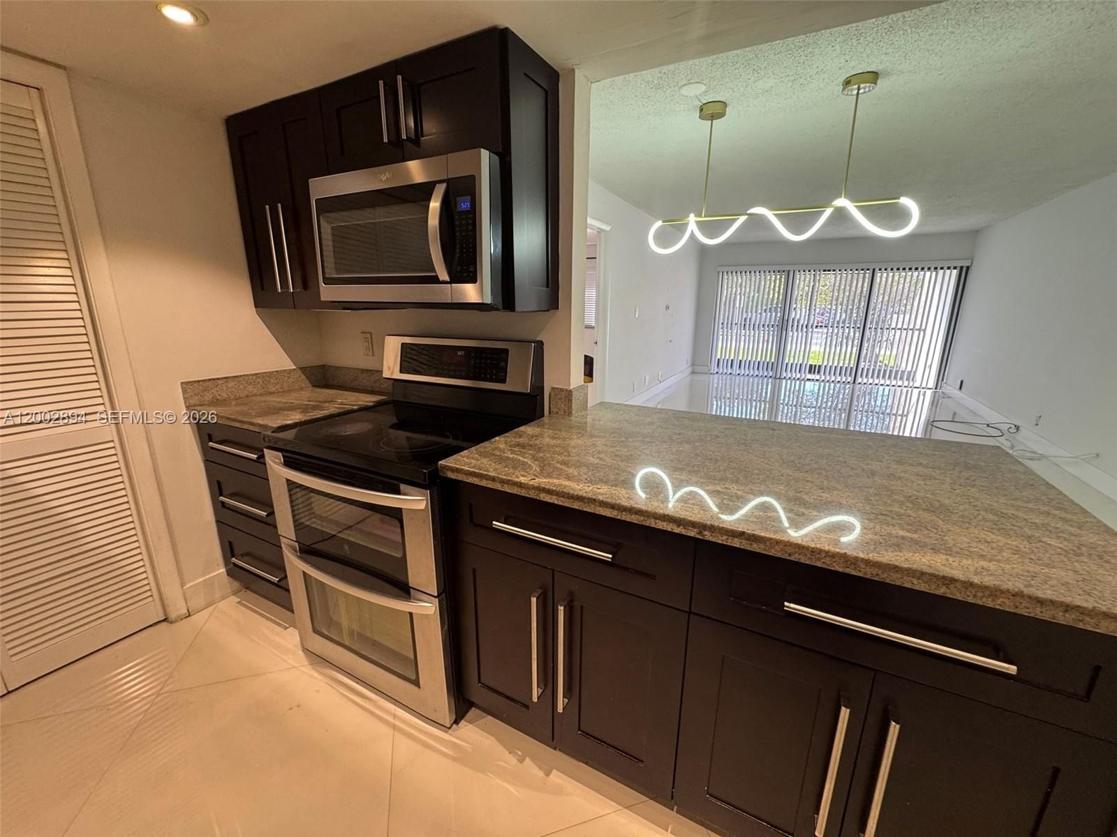 Real estate property located at 240 Lakeview Dr #112, Broward, Building Ten Of Racquet C, Weston, FL