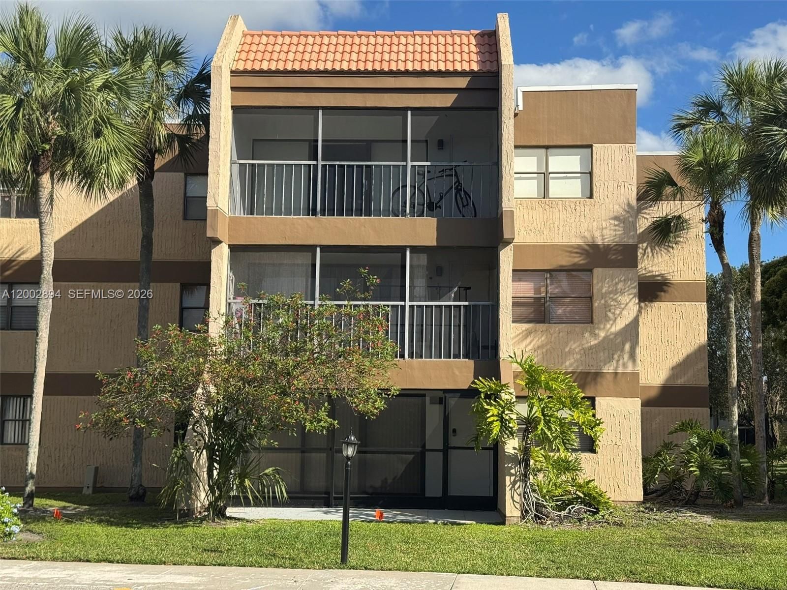 Real estate property located at 240 Lakeview Dr #112, Broward, Building Ten Of Racquet C, Weston, FL