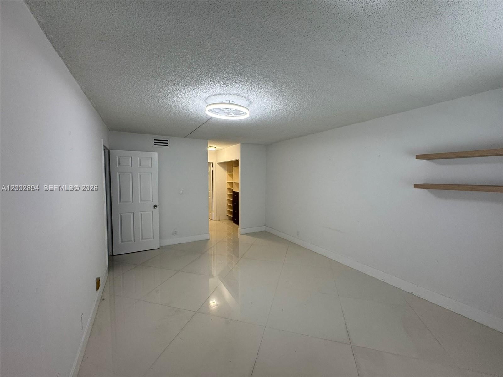 Real estate property located at 240 Lakeview Dr #112, Broward, Building Ten Of Racquet C, Weston, FL
