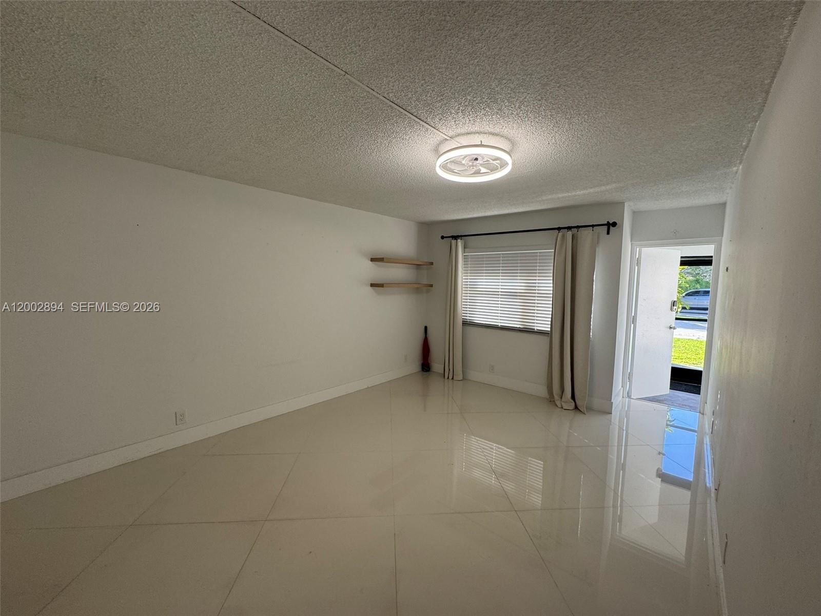Real estate property located at 240 Lakeview Dr #112, Broward, Building Ten Of Racquet C, Weston, FL