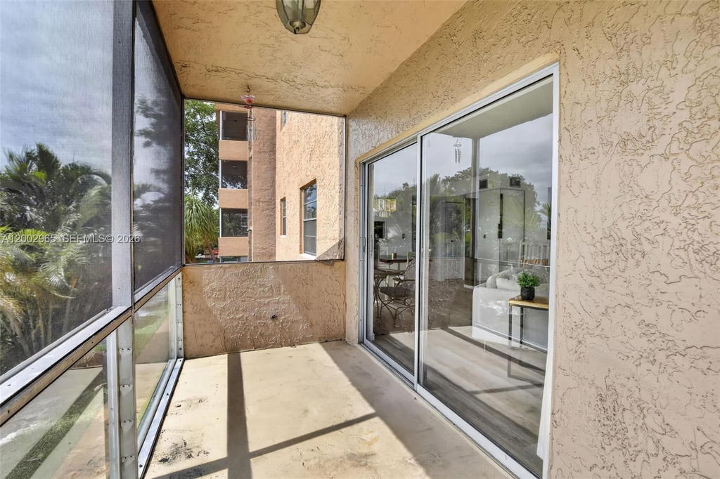 Real estate property located at 3048 Sunrise Lakes Dr #221, Broward, Quail Run Of Sunrise, Sunrise, FL