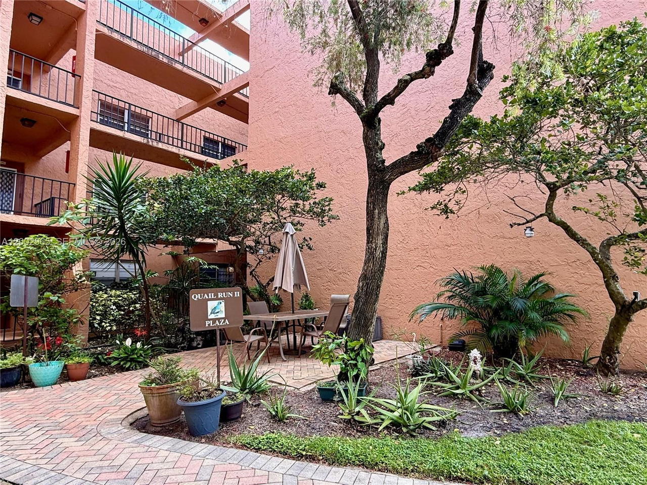 Real estate property located at 3048 Sunrise Lakes Dr #221, Broward, Quail Run Of Sunrise, Sunrise, FL