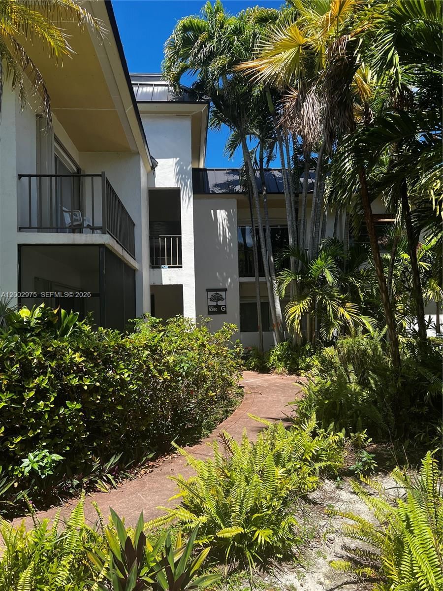 Real estate property located at 9350 77th Ave G1, Miami-dade, Kingston Square Condo, Miami, FL
