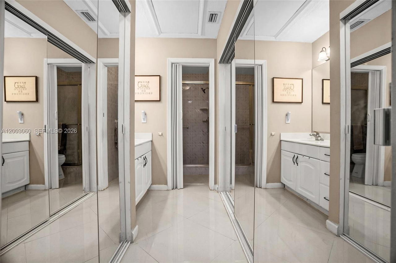 Real estate property located at 906 Republic Ct, Broward, Republic Square Condo, Deerfield Beach, FL