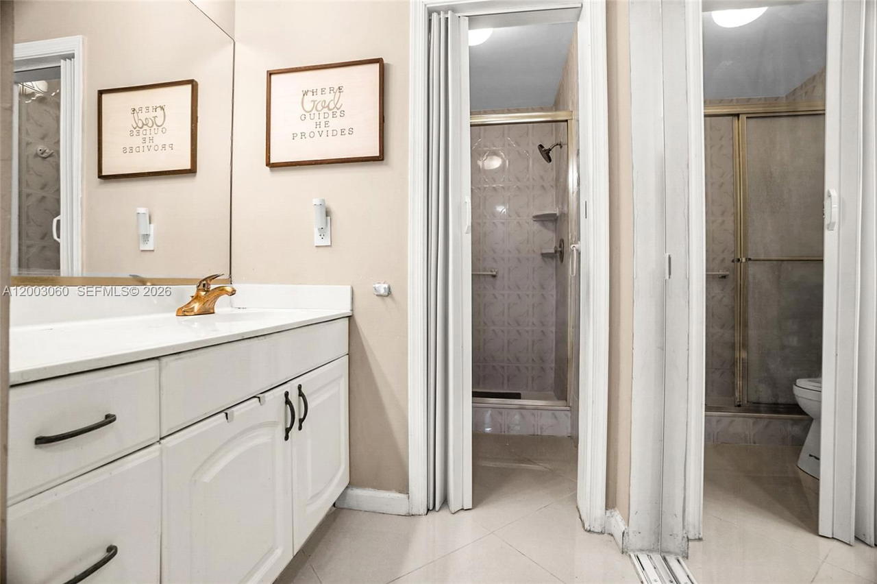 Real estate property located at 906 Republic Ct, Broward, Republic Square Condo, Deerfield Beach, FL