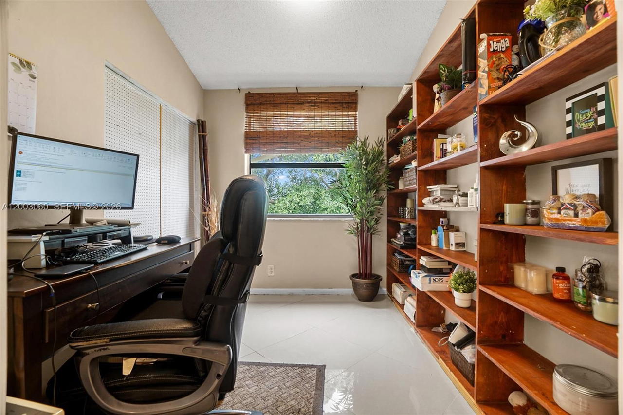 Real estate property located at 906 Republic Ct, Broward, Republic Square Condo, Deerfield Beach, FL