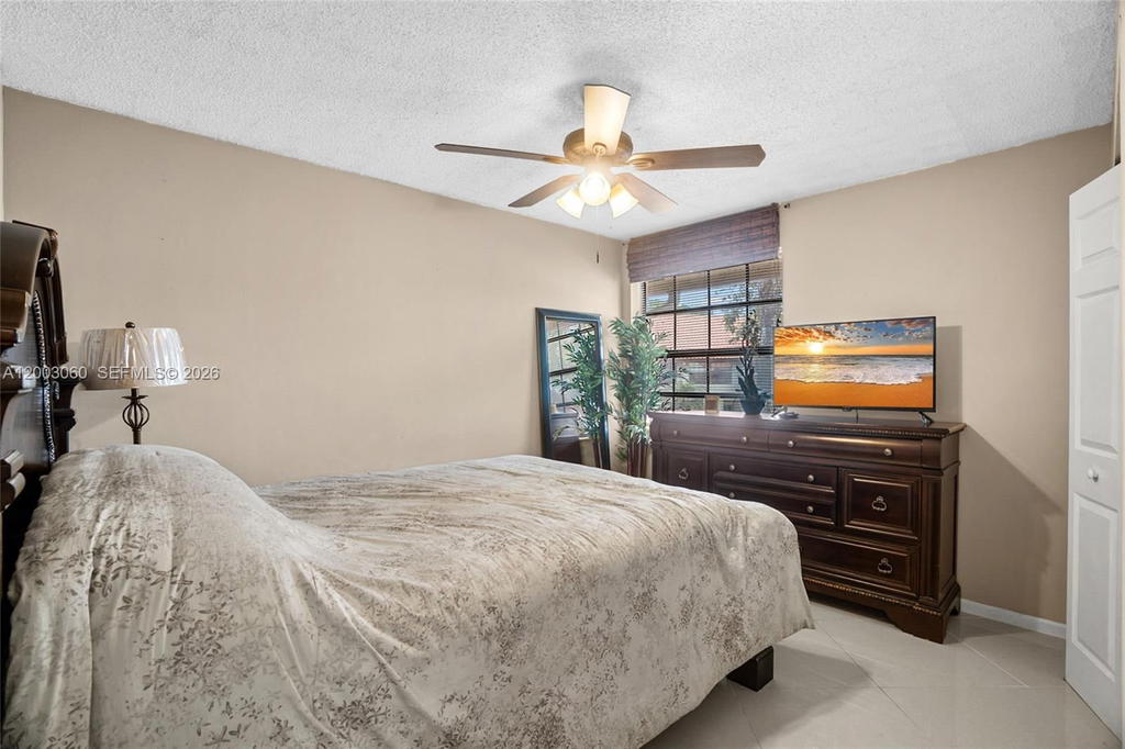 Real estate property located at 906 Republic Ct, Broward, Republic Square Condo, Deerfield Beach, FL