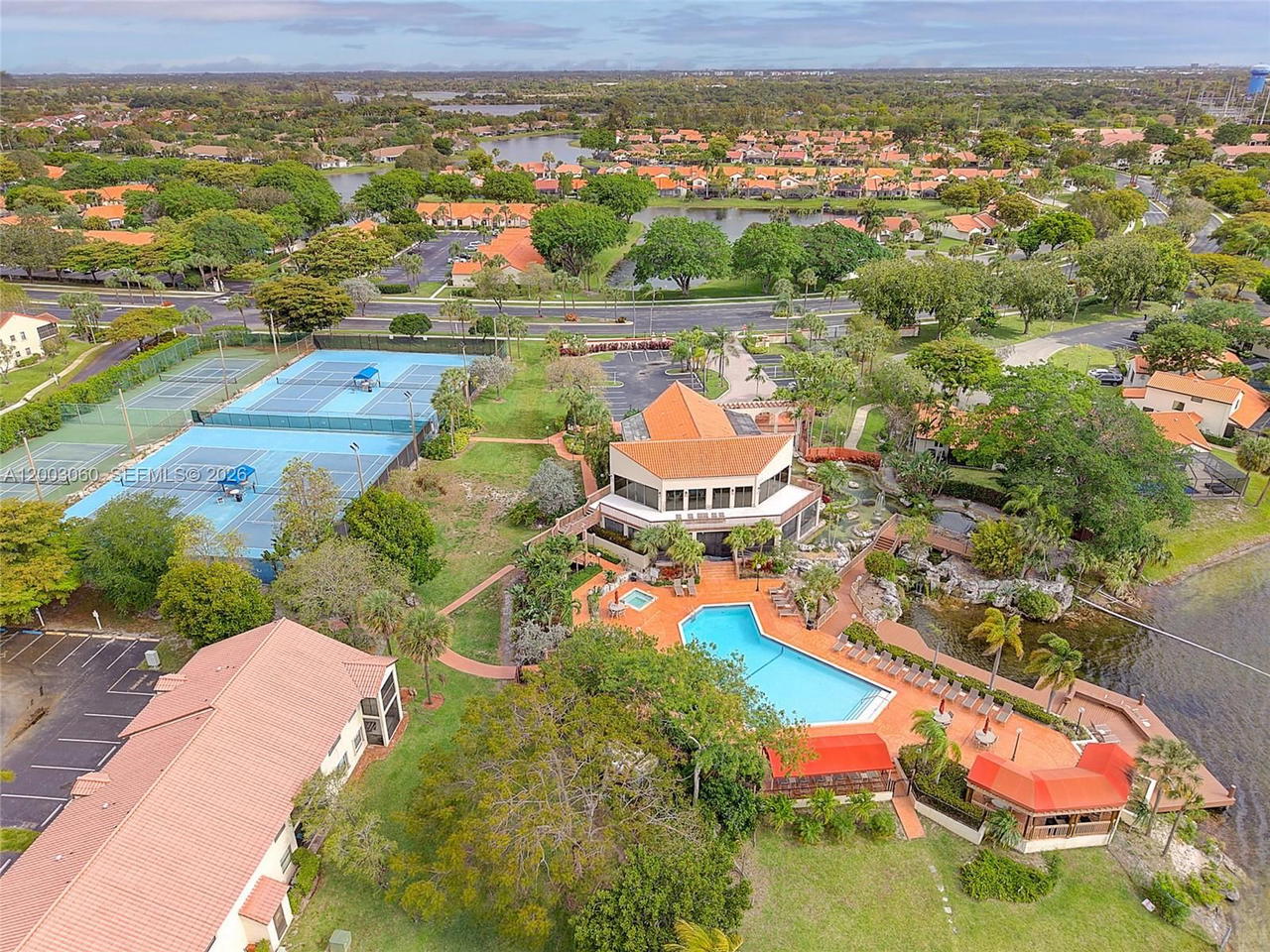 Real estate property located at 906 Republic Ct, Broward, Republic Square Condo, Deerfield Beach, FL