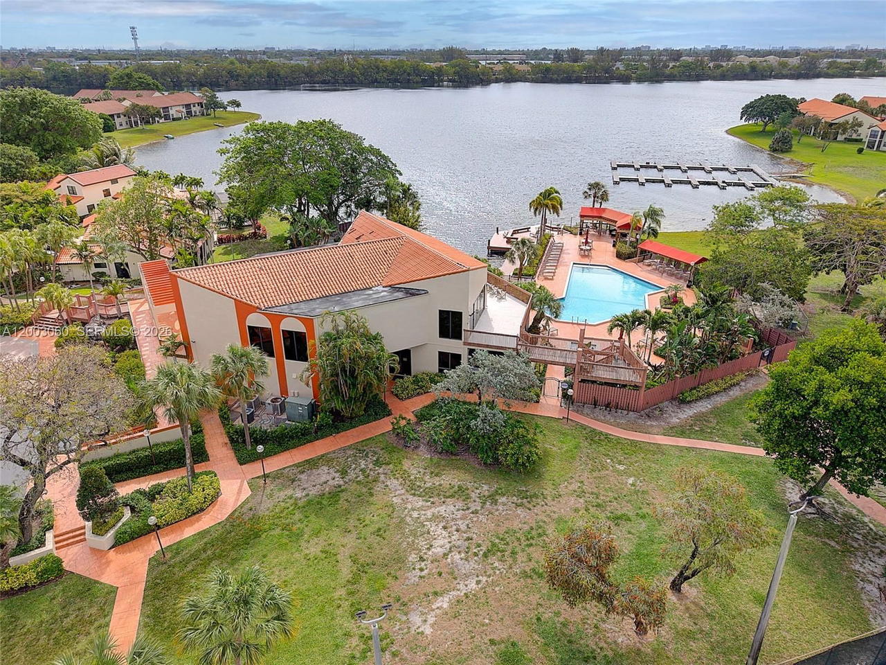Real estate property located at 906 Republic Ct, Broward, Republic Square Condo, Deerfield Beach, FL