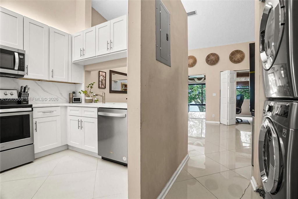 Real estate property located at 906 Republic Ct, Broward, Republic Square Condo, Deerfield Beach, FL