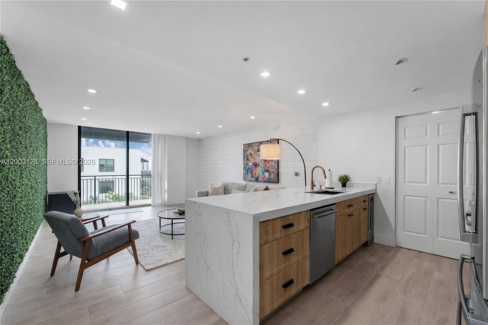 Real estate property located at 1300 Ponce De Leon Blvd #815, Miami-dade, 1300 Ponce Condo, Coral Gables, FL