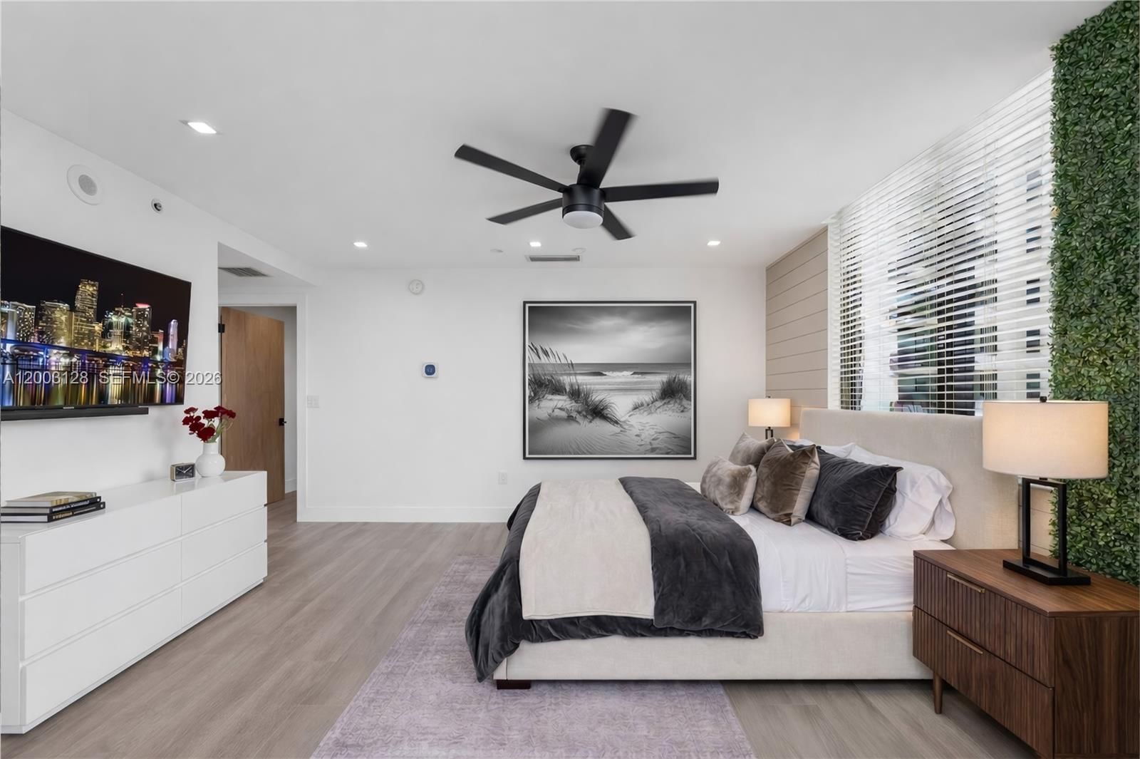 Real estate property located at 1300 Ponce De Leon Blvd #815, Miami-dade, 1300 Ponce Condo, Coral Gables, FL