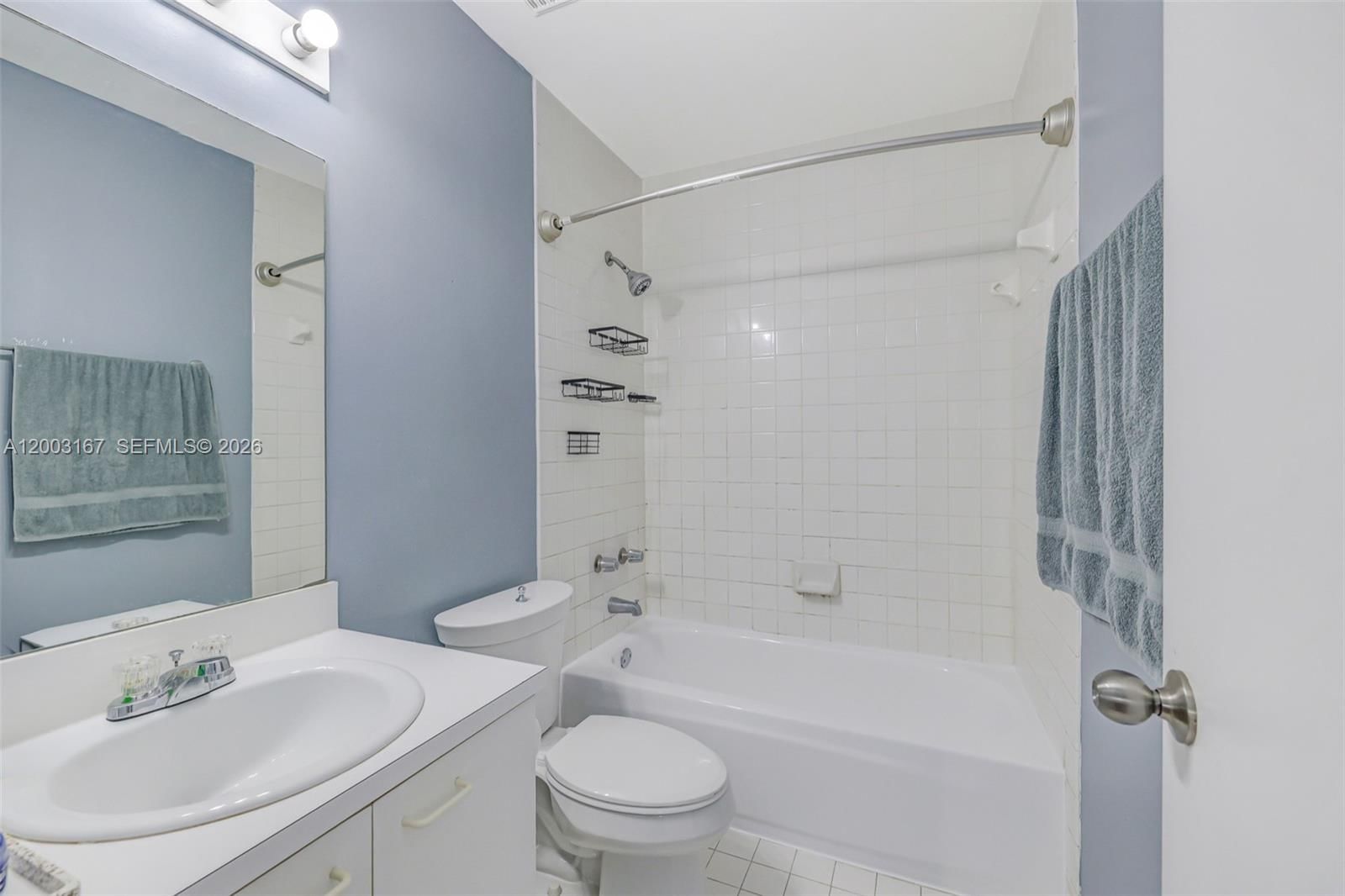 Real estate property located at 6255 Kendale Lakes Cir #218, Miami-dade, Paseo Real Condo, Miami, FL