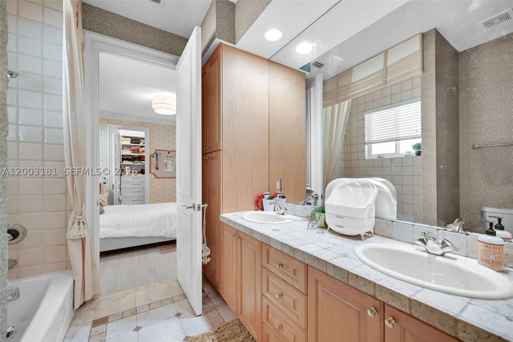 Real estate property located at 10430 Kestrel St, Broward, Enclave 2nd Section, Plantation, FL