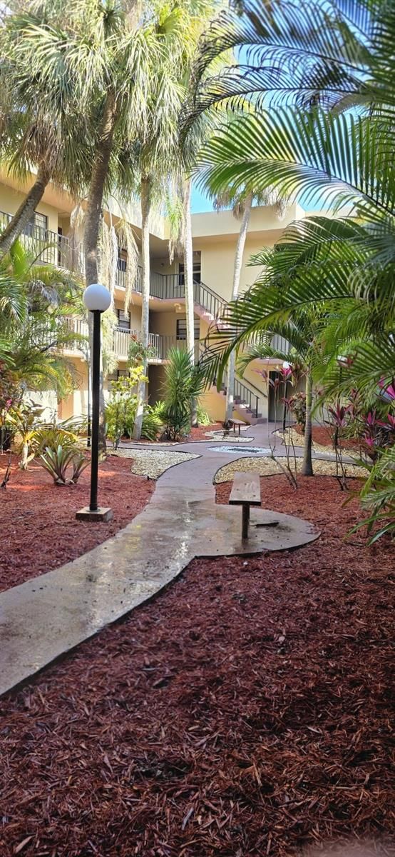 Real estate property located at 10835 112th Ave #106, Miami-dade, Gardens Of Kendall So Con, Miami, FL