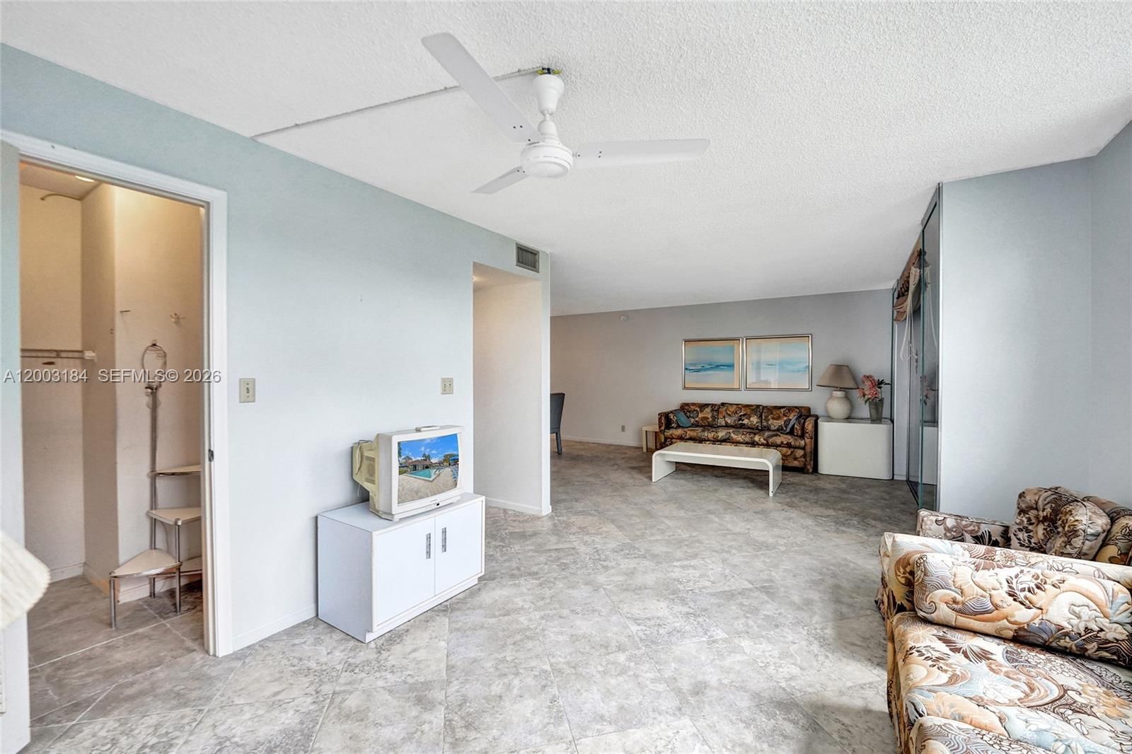 Real estate property located at 811 Hollybrook Dr #207, Broward, Hollybrook Golf And, Pembroke Pines, FL