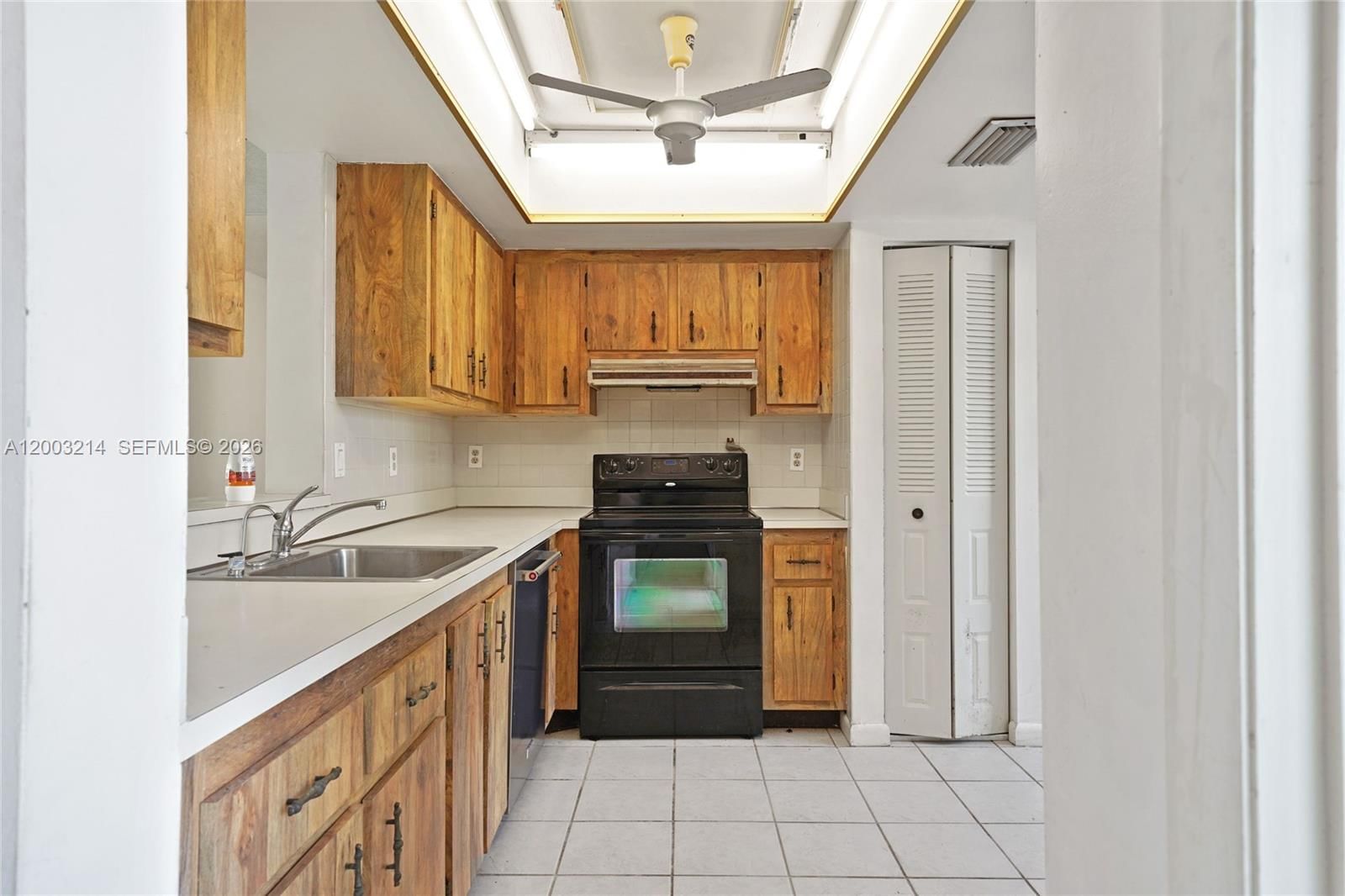 Real estate property located at 7330 18th St #204, Broward, 34 Of Palm Springs 3 Cond, Margate, FL