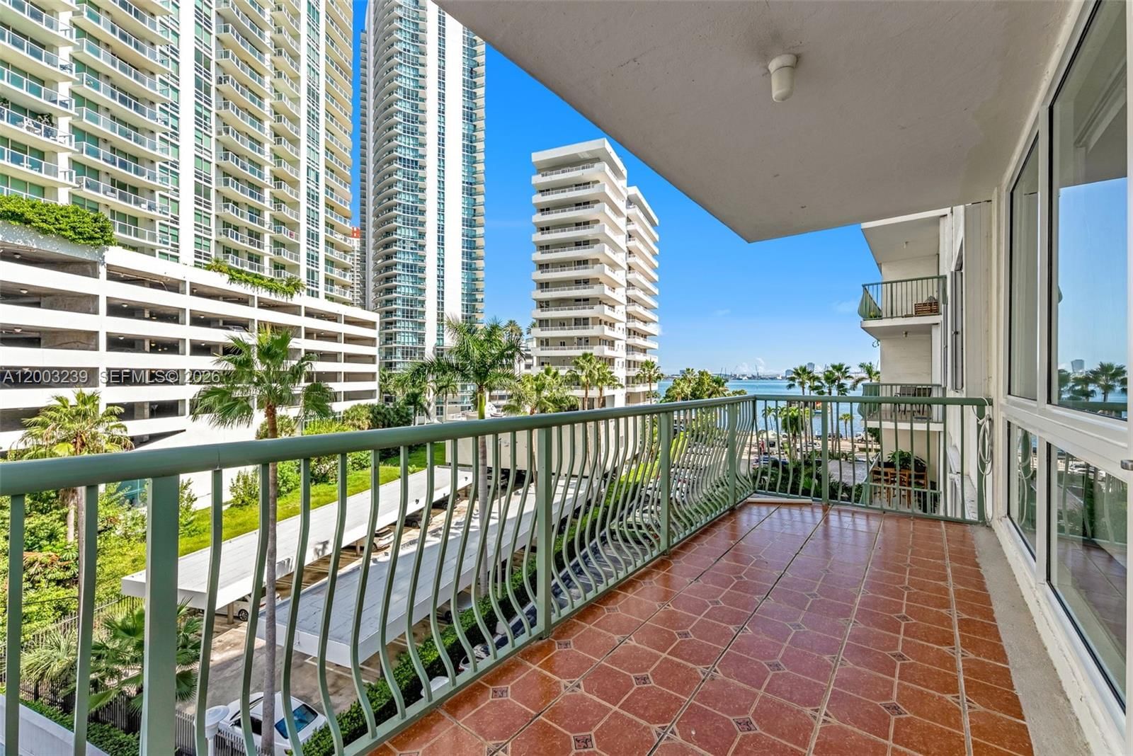 Real estate property located at 1408 Brickell Bay Dr #518, Miami-dade, Brickell Bay Tower Condo, Miami, FL