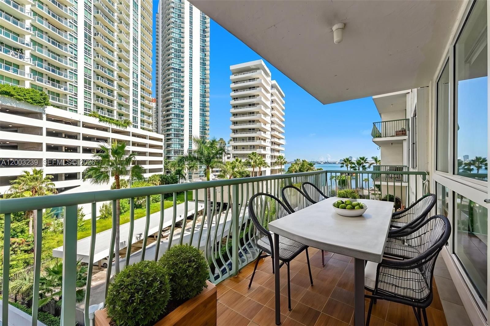 Real estate property located at 1408 Brickell Bay Dr #518, Miami-dade, Brickell Bay Tower Condo, Miami, FL