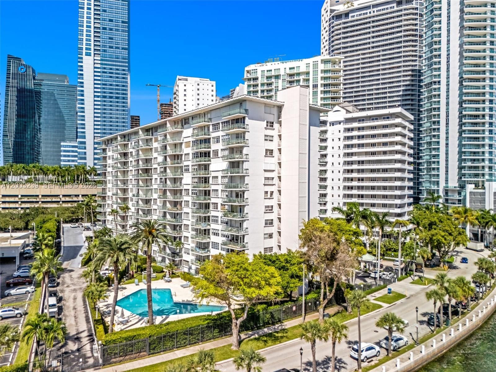 Real estate property located at 1408 Brickell Bay Dr #518, Miami-dade, Brickell Bay Tower Condo, Miami, FL