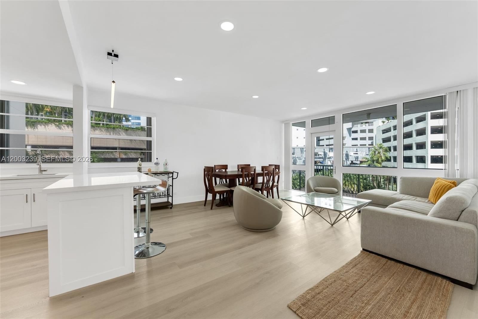 Real estate property located at 1408 Brickell Bay Dr #518, Miami-dade, Brickell Bay Tower Condo, Miami, FL