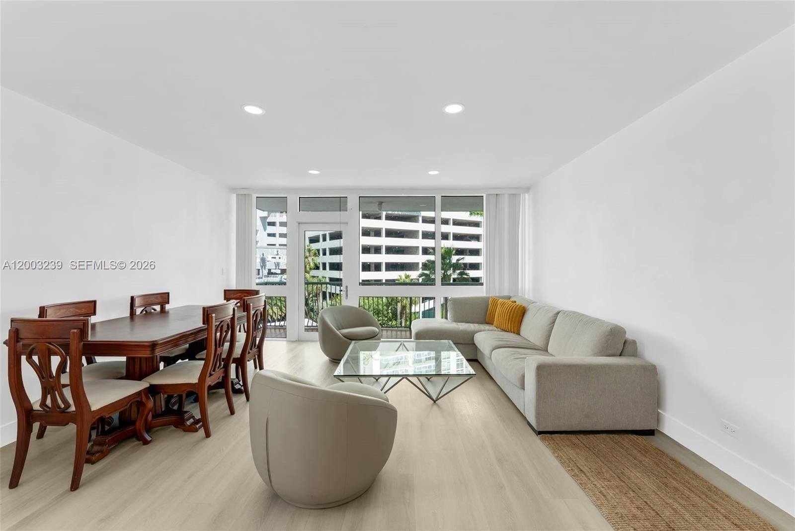 Real estate property located at 1408 Brickell Bay Dr #518, Miami-dade, Brickell Bay Tower Condo, Miami, FL