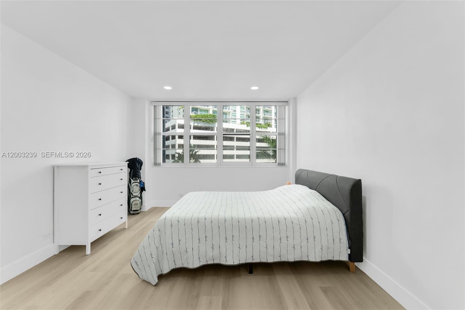 Real estate property located at 1408 Brickell Bay Dr #518, Miami-dade, Brickell Bay Tower Condo, Miami, FL