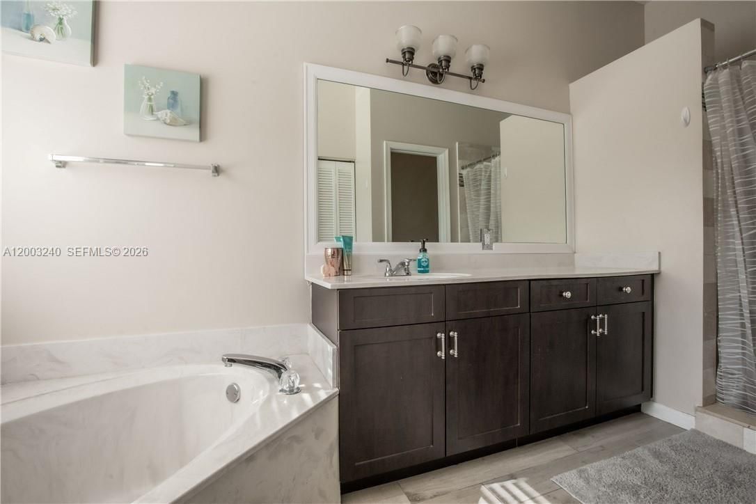 Real estate property located at 777 Tanglewood Cir, Broward, Sector 3 - Parcels H I J, Weston, FL