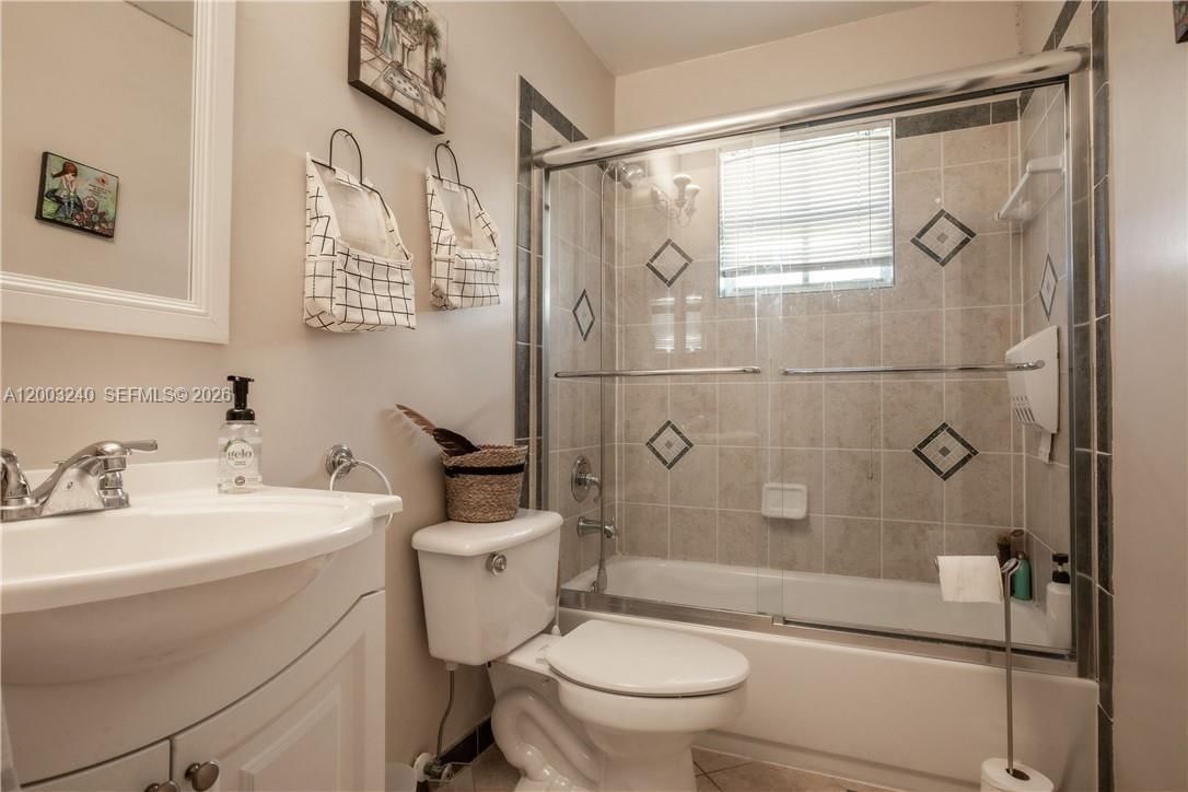 Real estate property located at 777 Tanglewood Cir, Broward, Sector 3 - Parcels H I J, Weston, FL