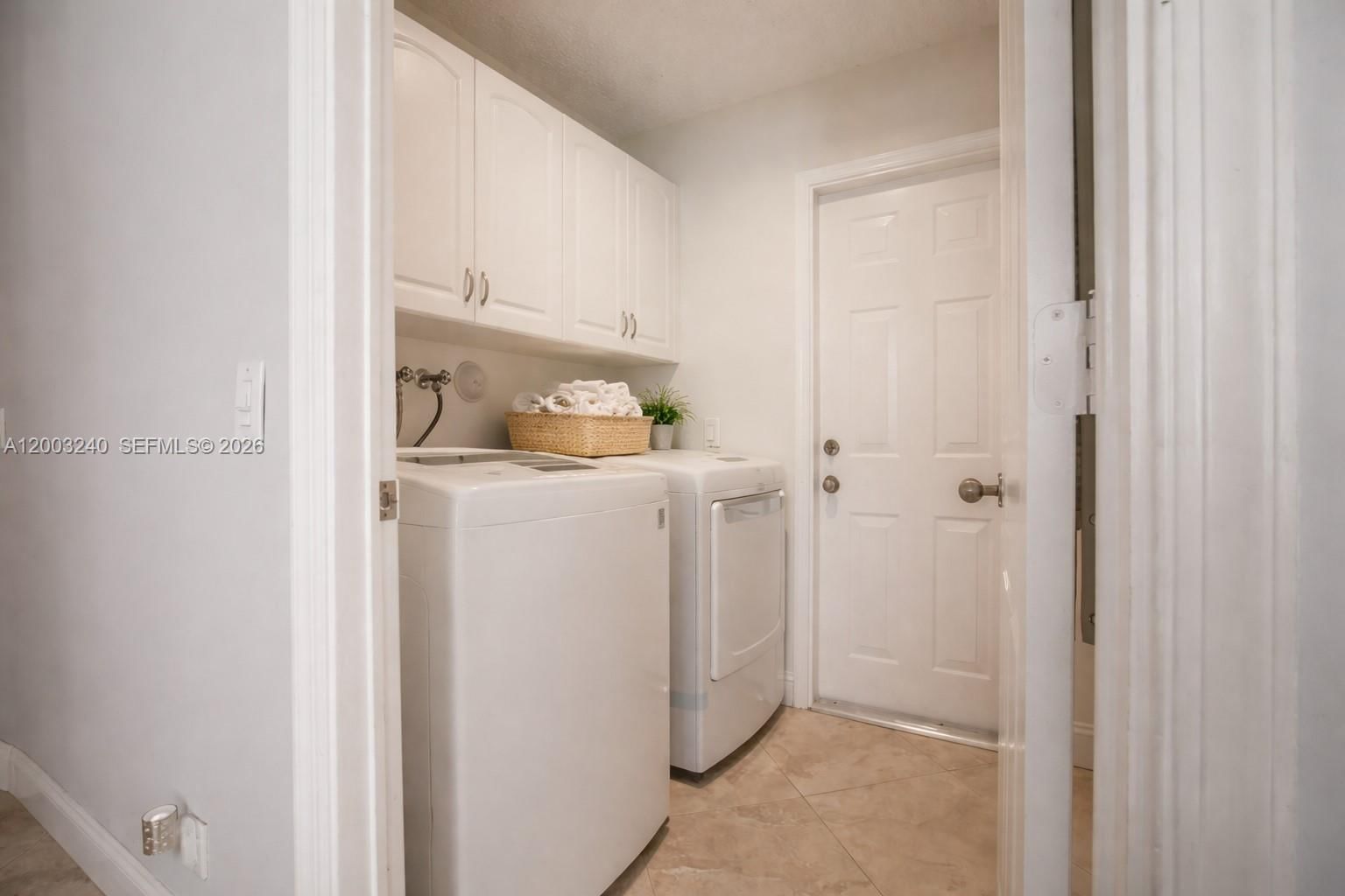 Real estate property located at 777 Tanglewood Cir, Broward, Sector 3 - Parcels H I J, Weston, FL