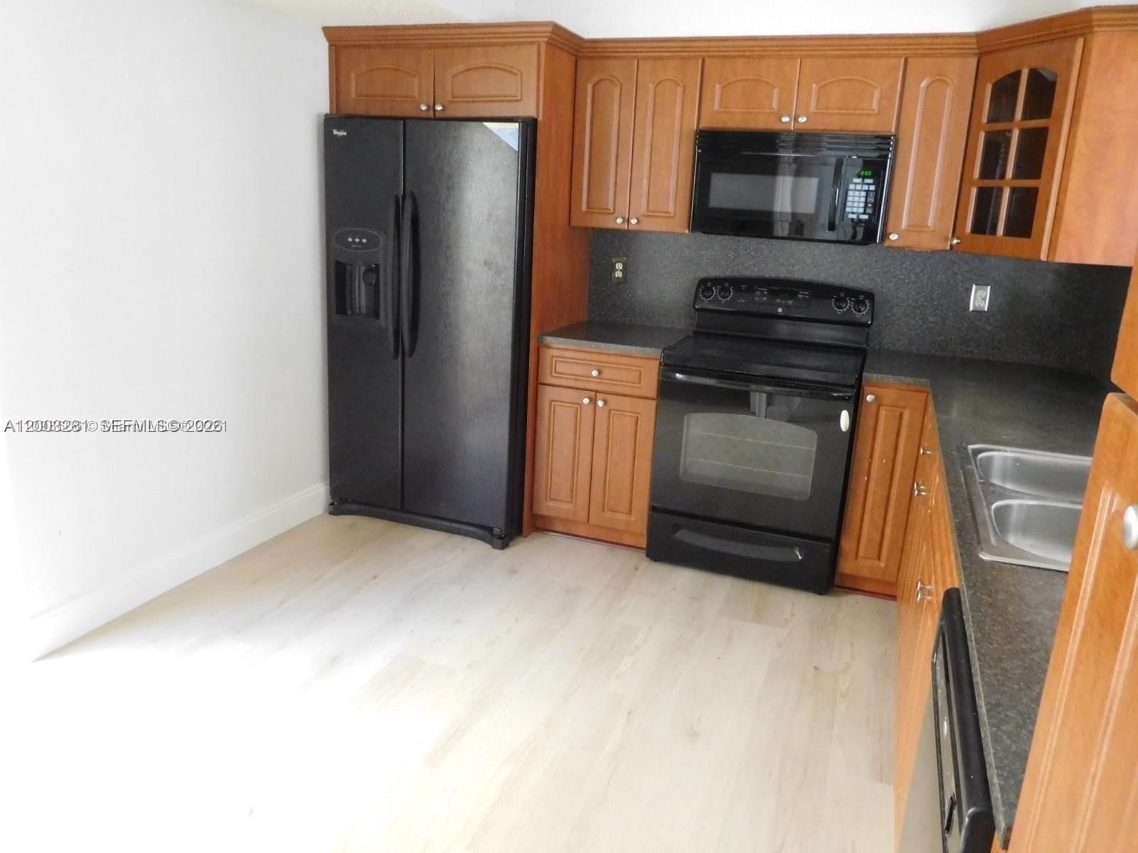 Real estate property located at 323 Ives Dairy Rd #323-06, Miami-dade, Condo B At Mediterranea P, Miami, FL