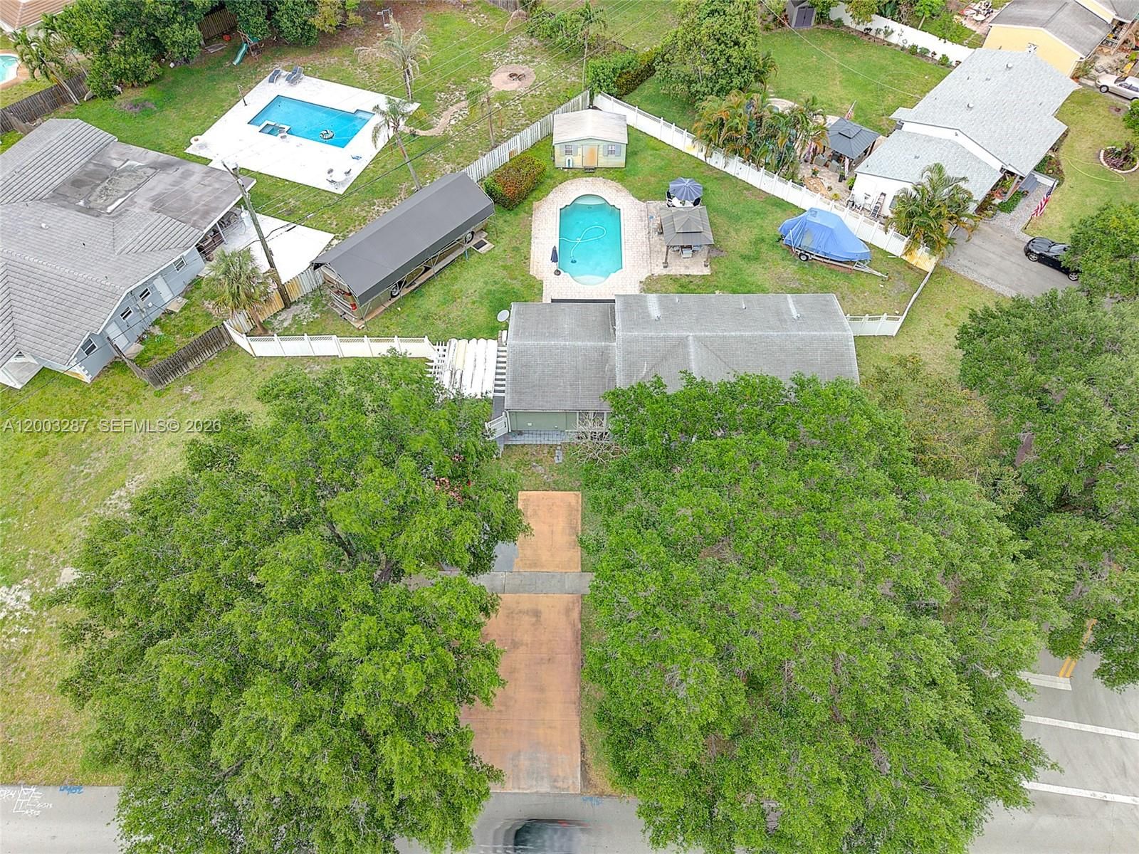 Real estate property located at 899 Country Club Cir, Broward, Golf View Heights, Plantation, FL