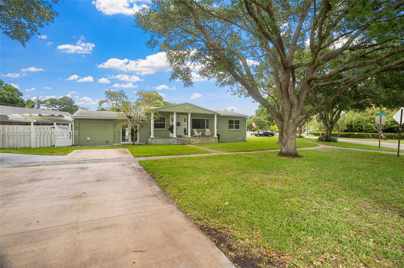 Real estate property located at 899 Country Club Cir, Broward, Golf View Heights, Plantation, FL