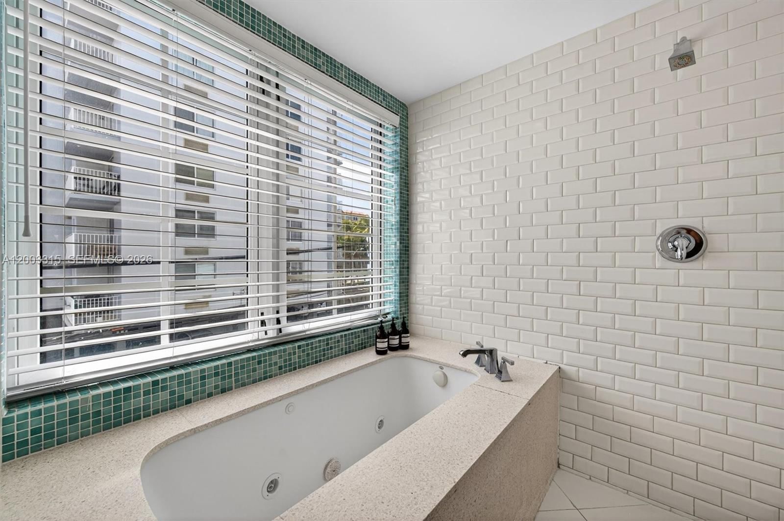 Real estate property located at 1250 Ocean Dr #3F, Miami-dade, The Carlyle Deco Hotel Co, Miami Beach, FL